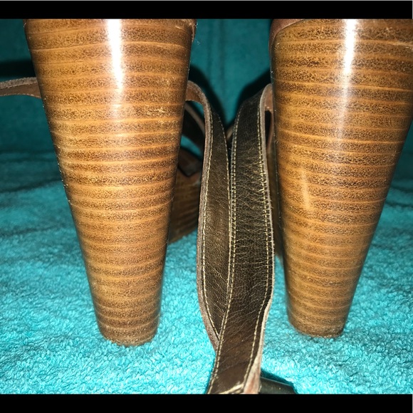 BCBG MAXAZRIA Brown Wedges - Picture 5 of 8